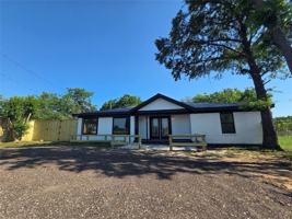 featured image of 912 W Main St