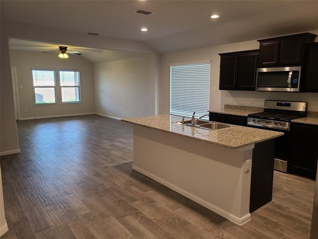 2221 Myrtle Beach Dr - Photo 4 of 7