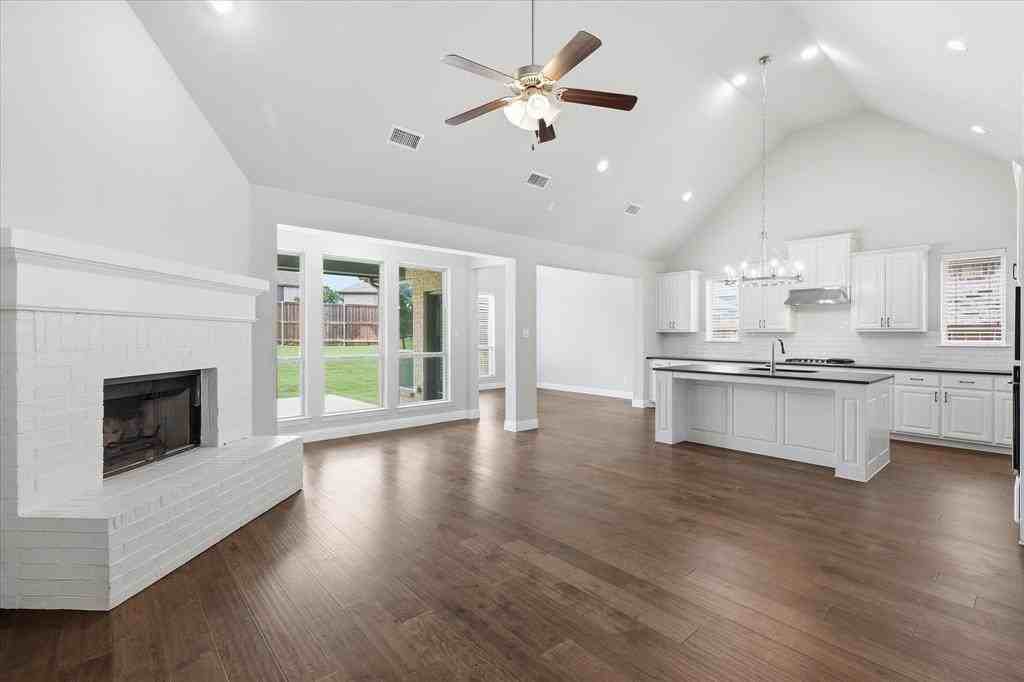 12109 Prudence Dr - Photo 5 of 33