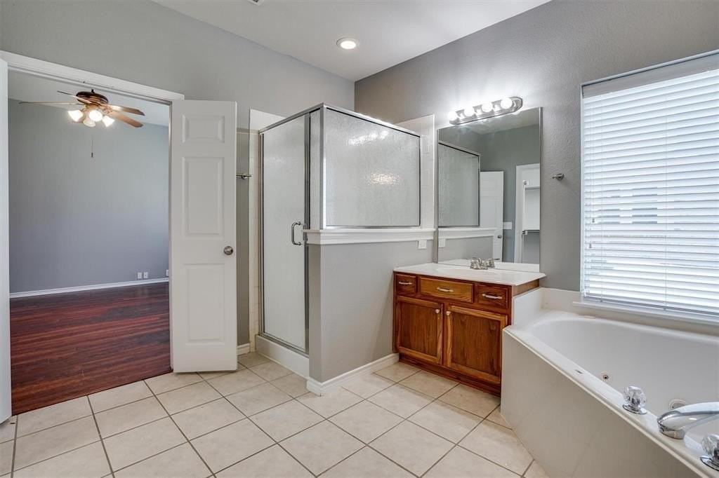 7657 Ravenhill Dr - Photo 5 of 29