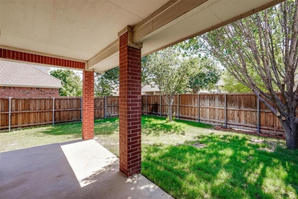 7657 Ravenhill Dr - Photo 7 of 29