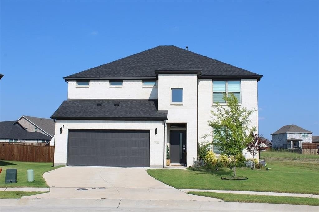 5101 Beechtree Ln - Photo 2 of 33