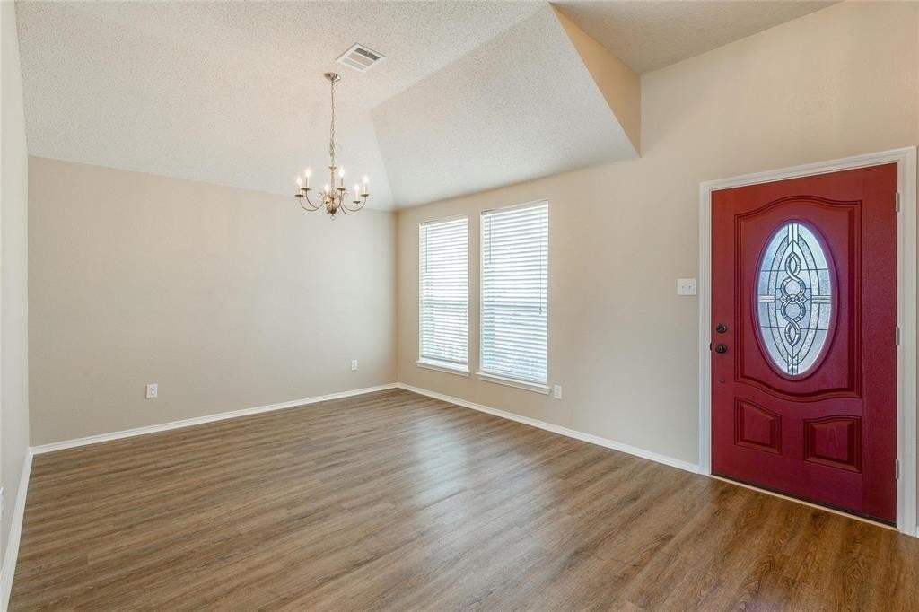 111 Wandering Dr - Photo 2 of 25