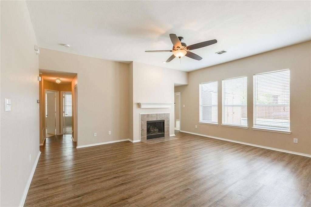 111 Wandering Dr - Photo 3 of 25