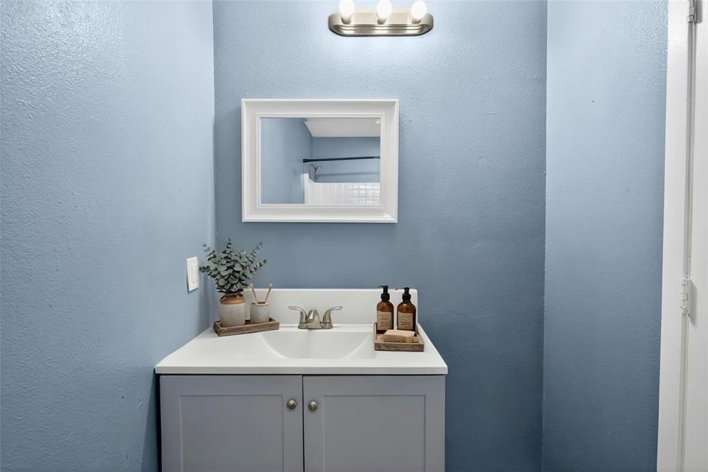 2701 Nw 18th St #2 - Photo 5 of 24