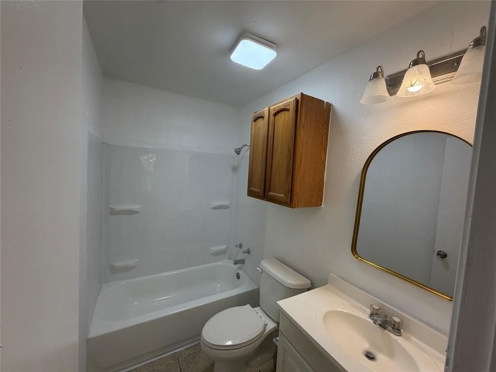 605 Nw Main St - Photo 7 of 9