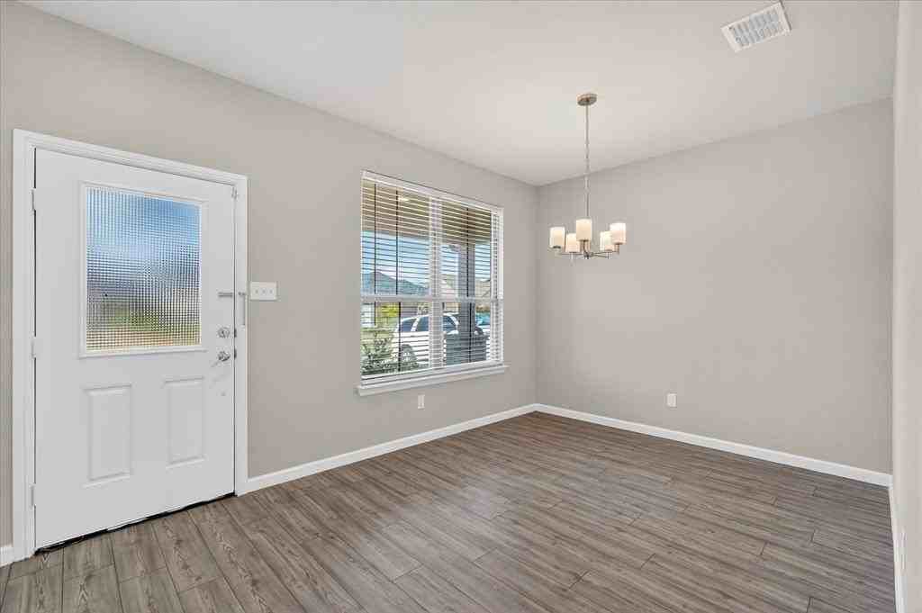 3439 Flatiron Dr - Photo 4 of 32