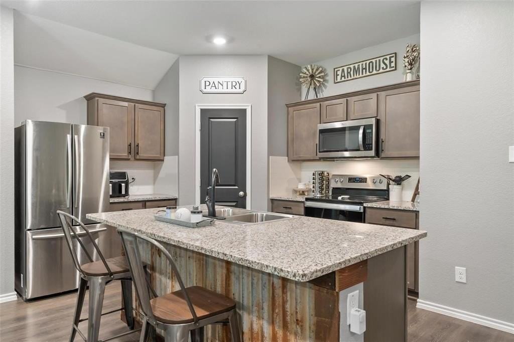 122 Secretariat Ln - Photo 4 of 17