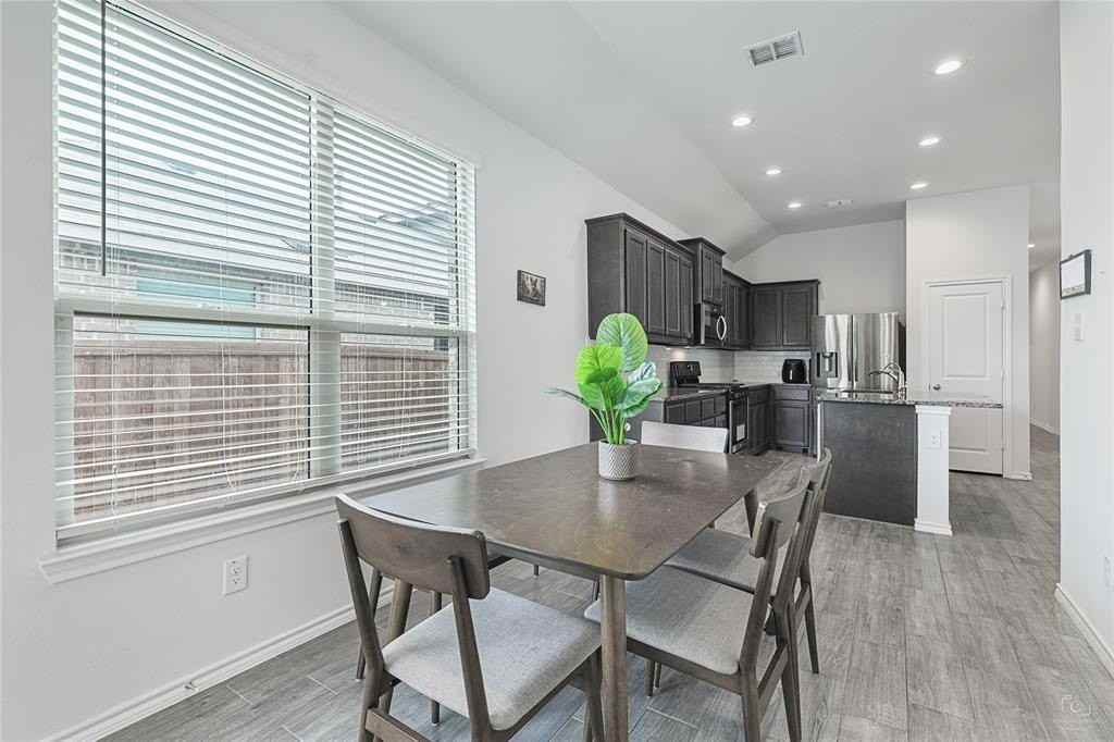 1704 Emilia Dr - Photo 7 of 17