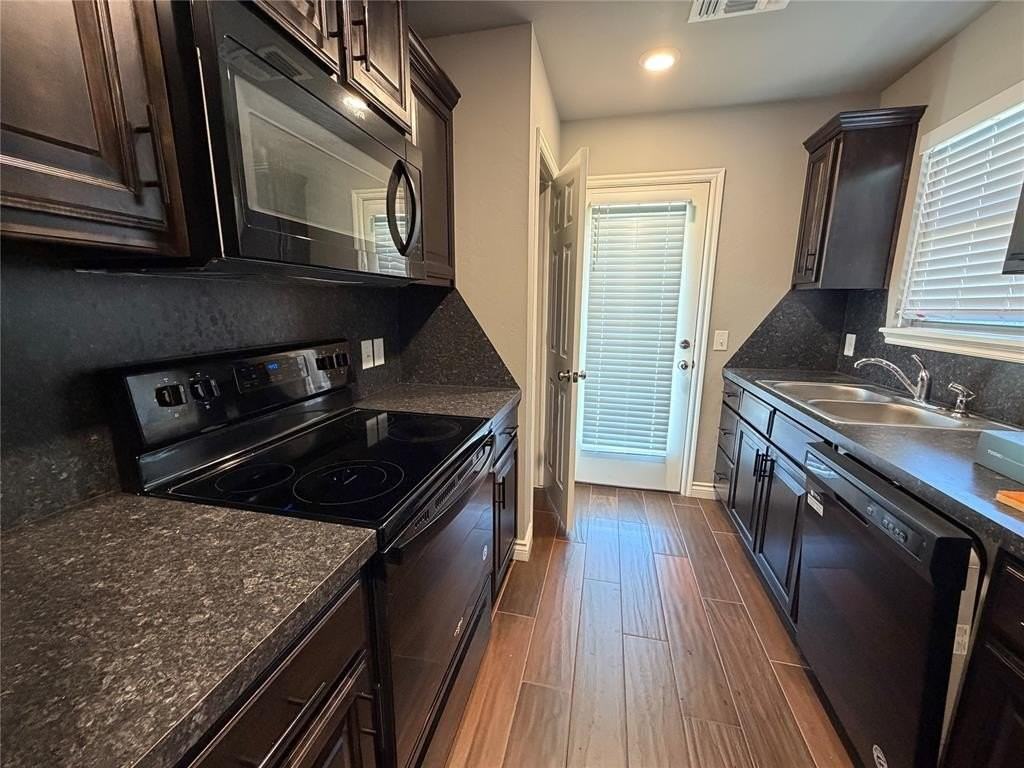 15717 Caney Dr - Photo 4 of 12