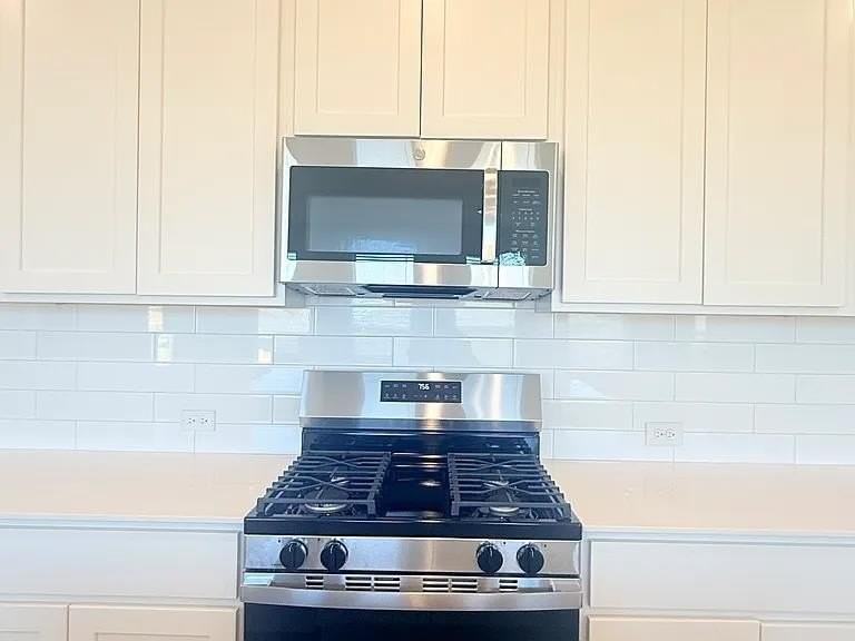 9109 Sw 19th St - Photo 3 of 10
