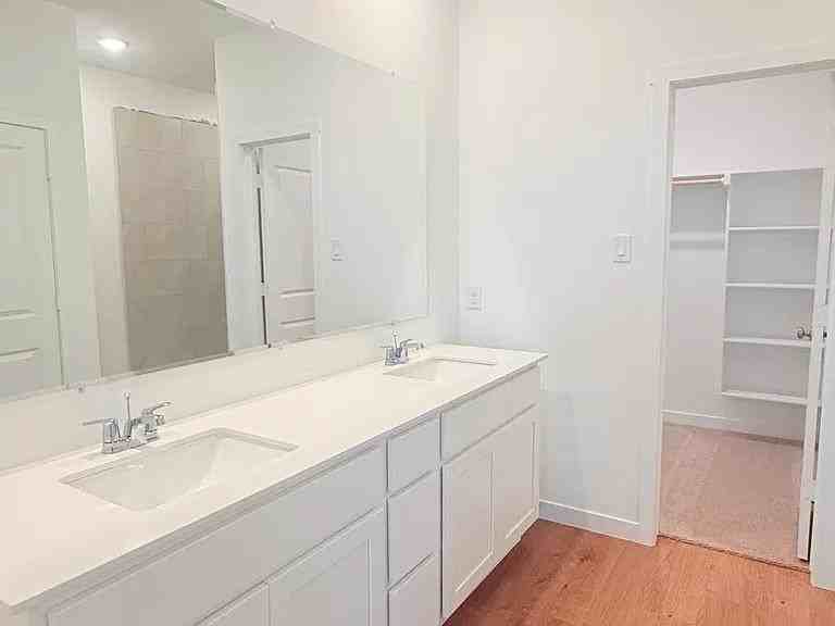 9109 Sw 19th St - Photo 7 of 10