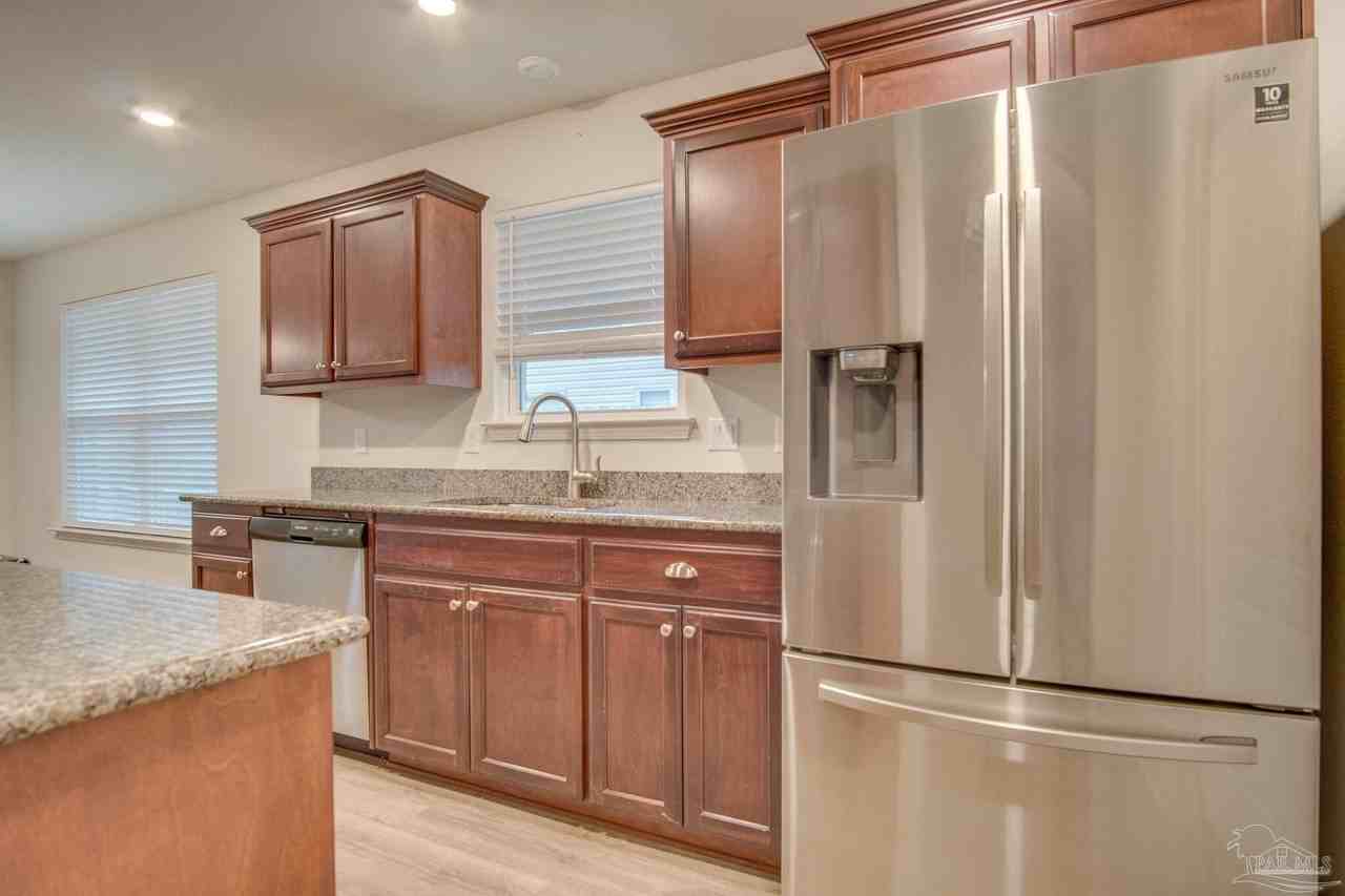 8810 Derby Ln - Photo 7 of 18