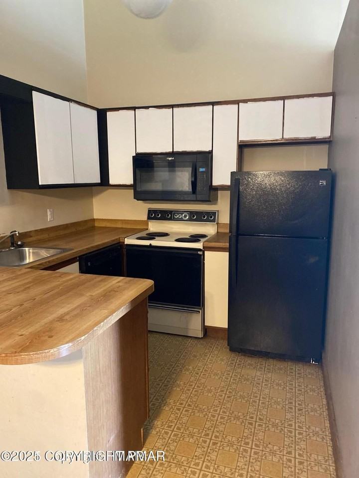 252 Harris St #B12 - Photo 2 of 13