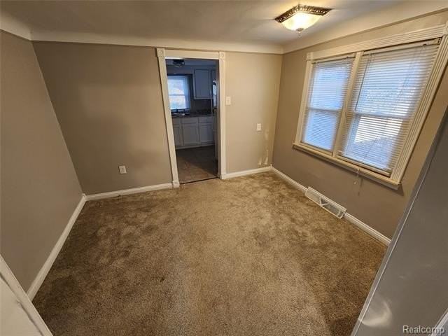 1353 S Linville Ave - Photo 5 of 21