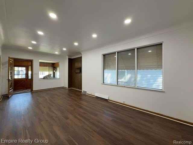 25 W Broadway St - Photo 4 of 18