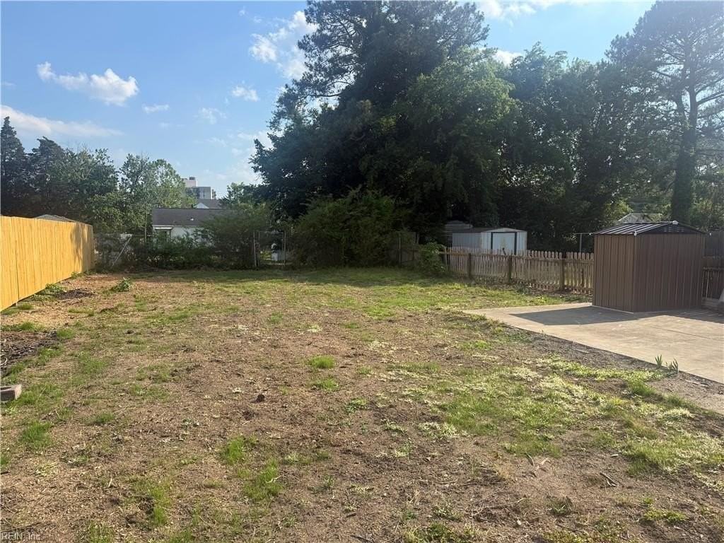 739 Waukesha Ave - Photo 3 of 15