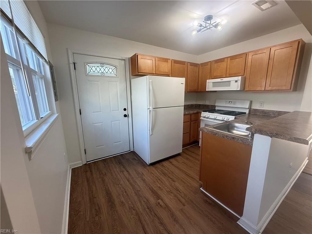 739 Waukesha Ave - Photo 5 of 15