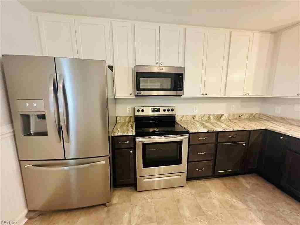 2270 Grace St - Photo 2 of 38