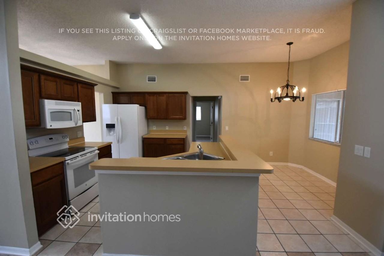 1424 Addie Ave - Photo 3 of 9