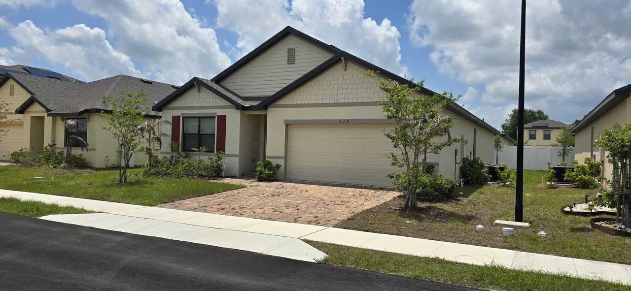 528 Seafoam Cir - Photo 2 of 33