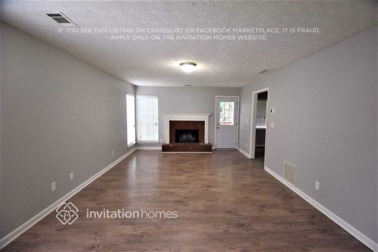 210 Enon Ct Sw - Photo 2 of 11