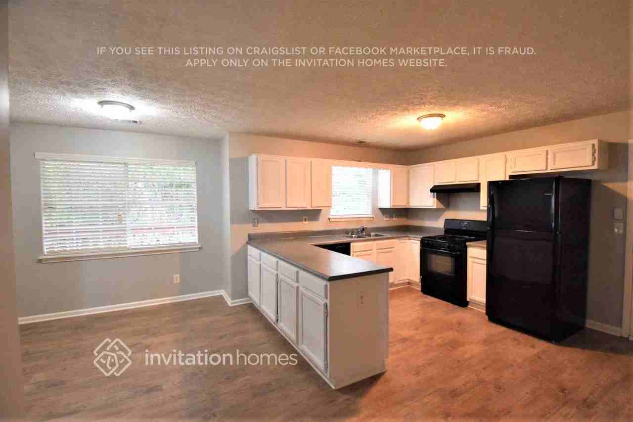 210 Enon Ct Sw - Photo 3 of 11