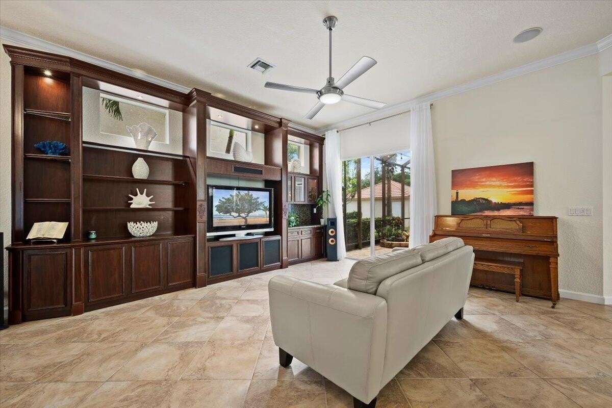 8203 Calterra Dr - Photo 4 of 29