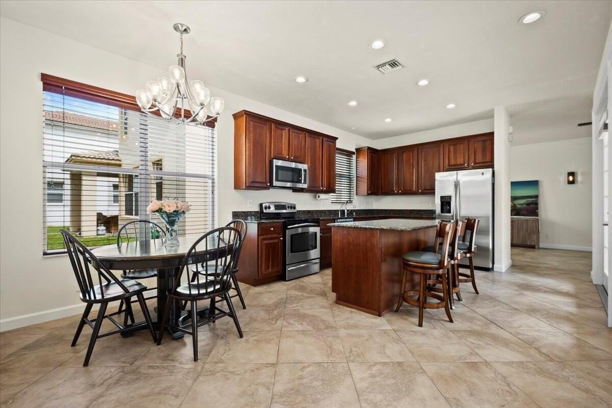 8203 Calterra Dr - Photo 7 of 29