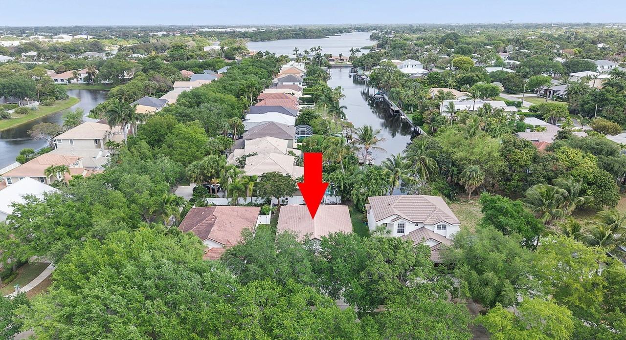 981 Delray Lakes Dr - Photo 2 of 18