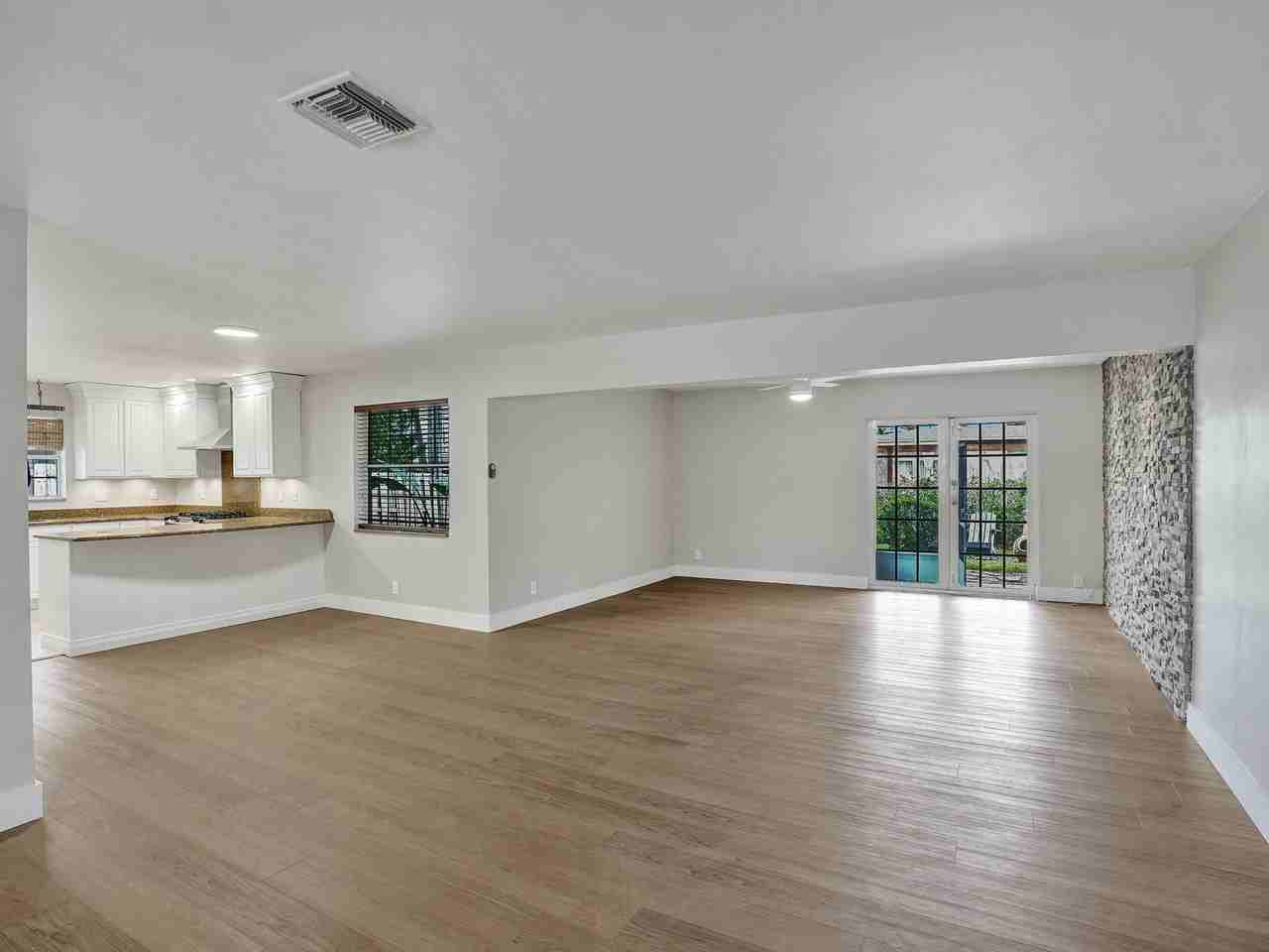 4440 Ne 17th Ter - Photo 4 of 50