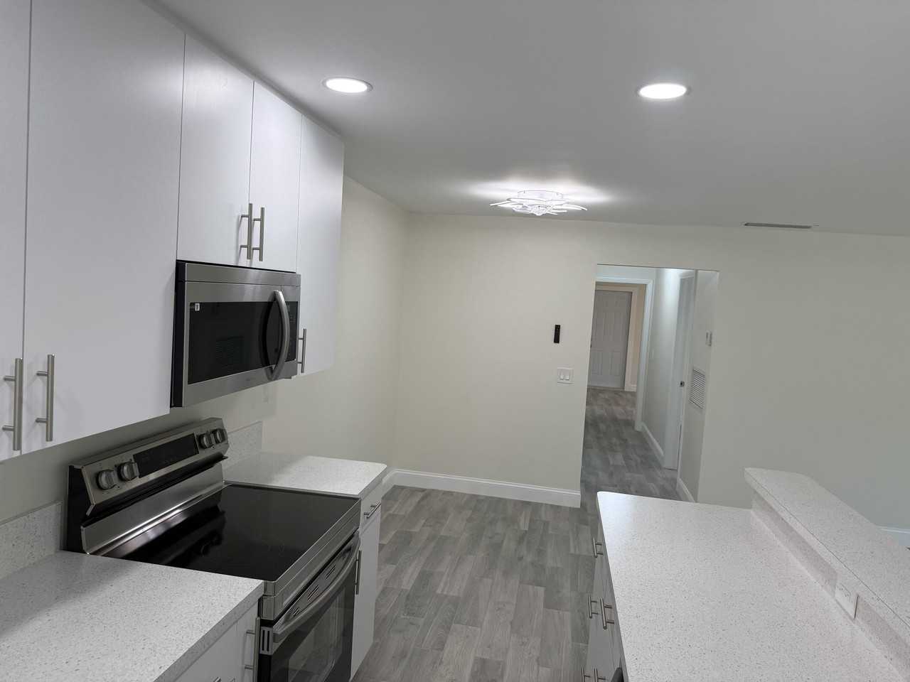 255 South Blvd #D - Photo 6 of 17