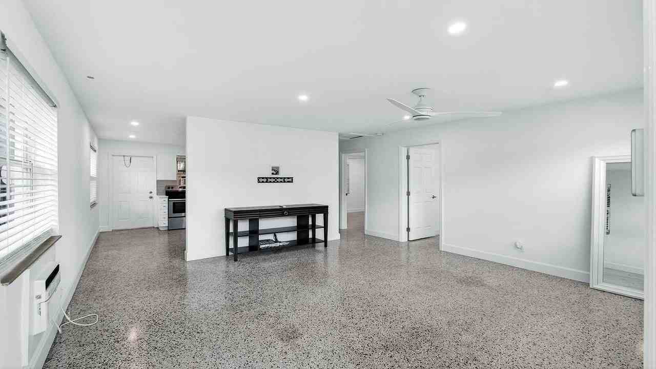 233 Ne 13th St #233-5 - Photo 6 of 32