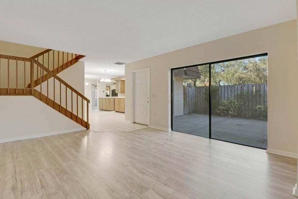 1304 13th Ln - Photo 4 of 12