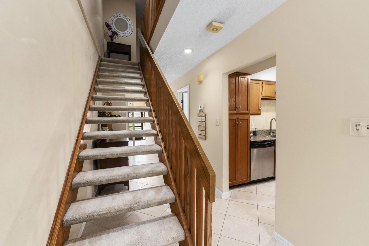 2987 Bent Pine Dr - Photo 4 of 32