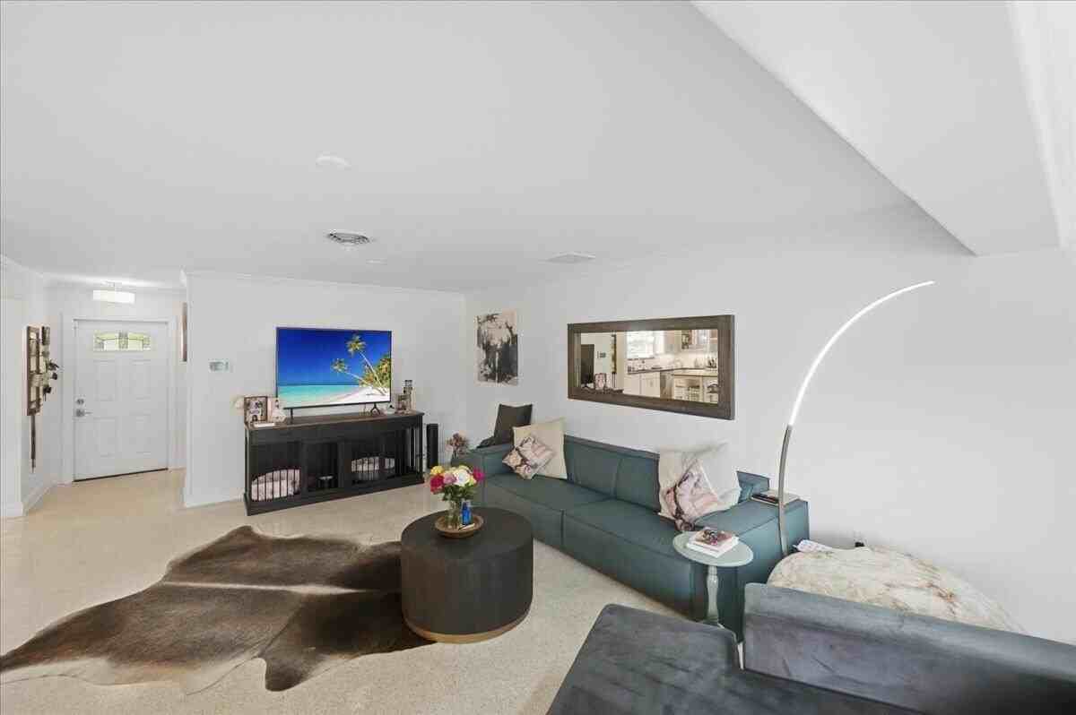 206 Se Wentworth Dr - Photo 6 of 44