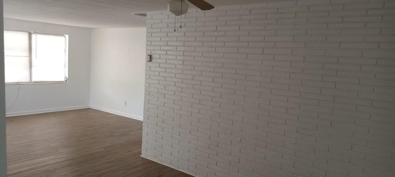 131 E Camphor St - Photo 4 of 21