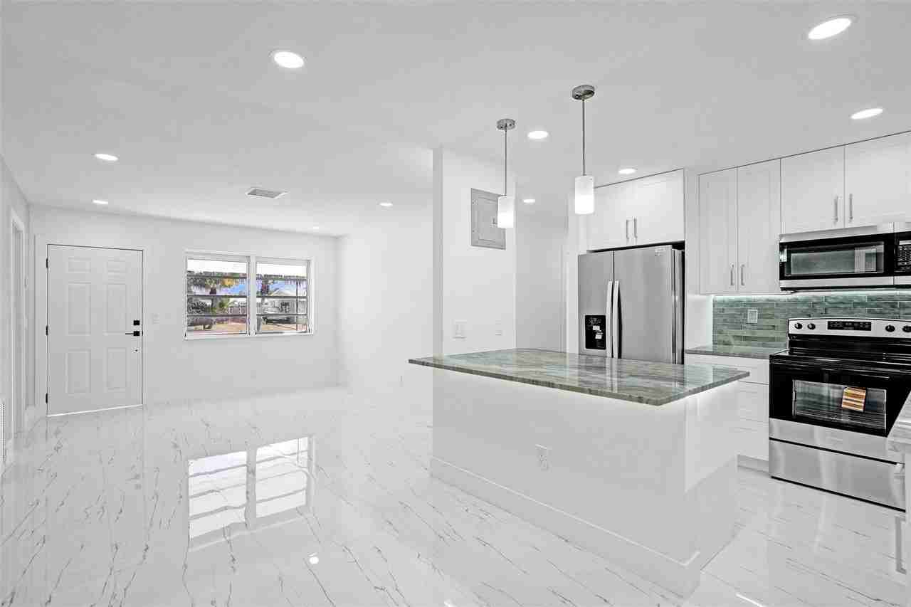 1437 Sw 1st Ave - Photo 7 of 25