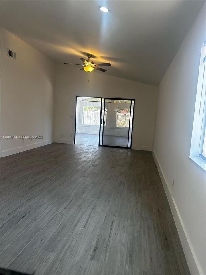 8880 Sw 23rd St #0 - Photo 6 of 18