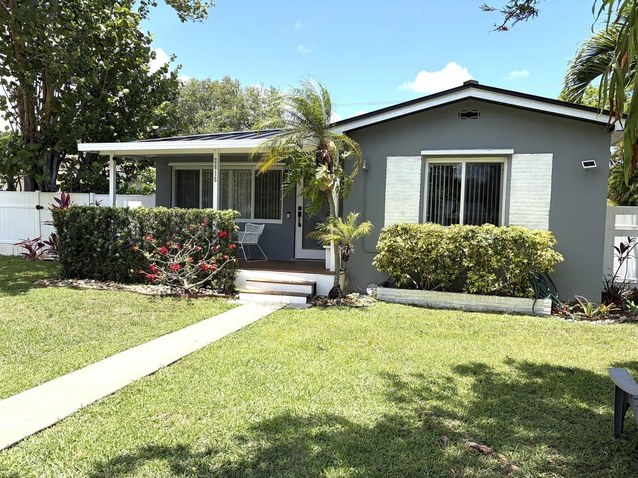 2615 Roosevelt St - Photo 2 of 16