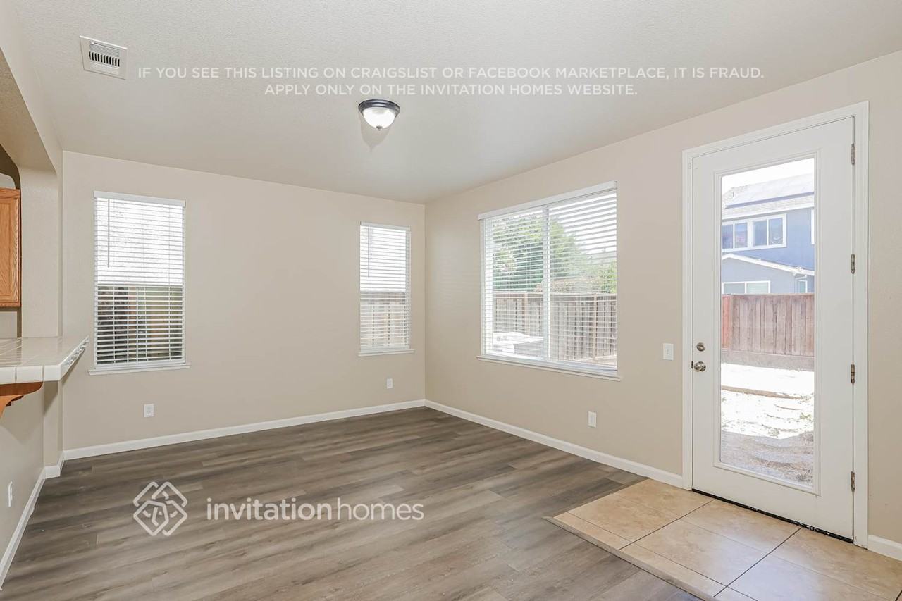 2748 Cobbler St - Photo 4 of 18