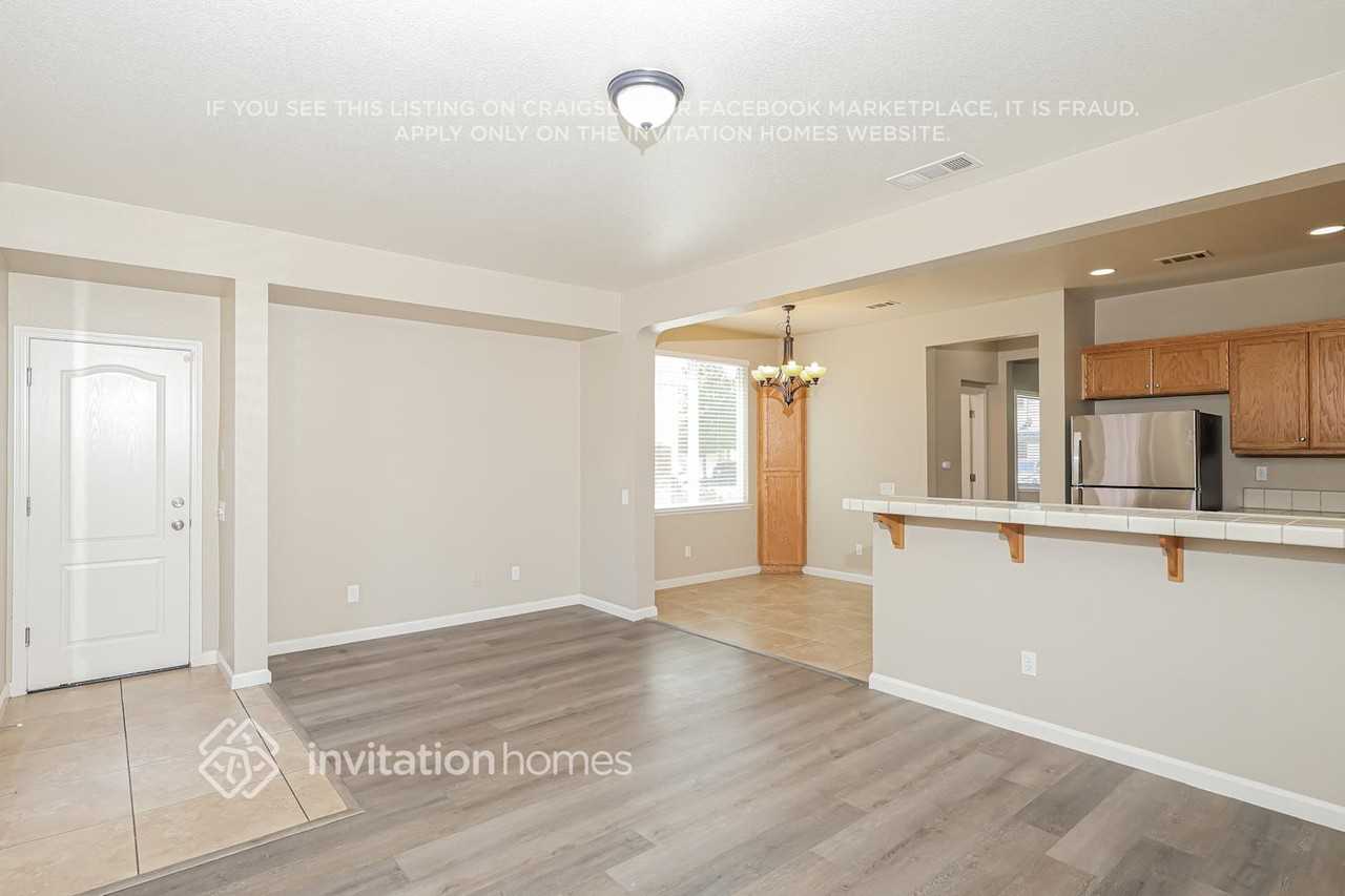 2748 Cobbler St - Photo 5 of 18
