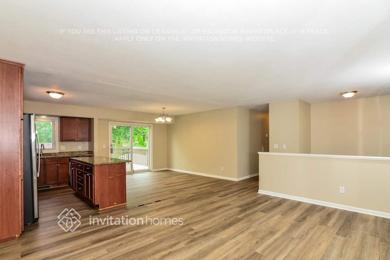 8008 Colorado Ave N - Photo 6 of 18