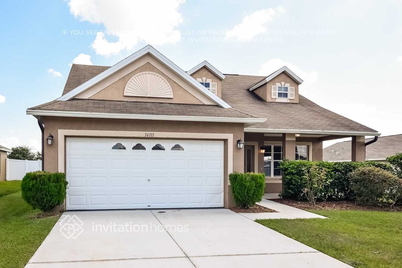 36111 Shady Bluff Loop - Photo 2 of 6