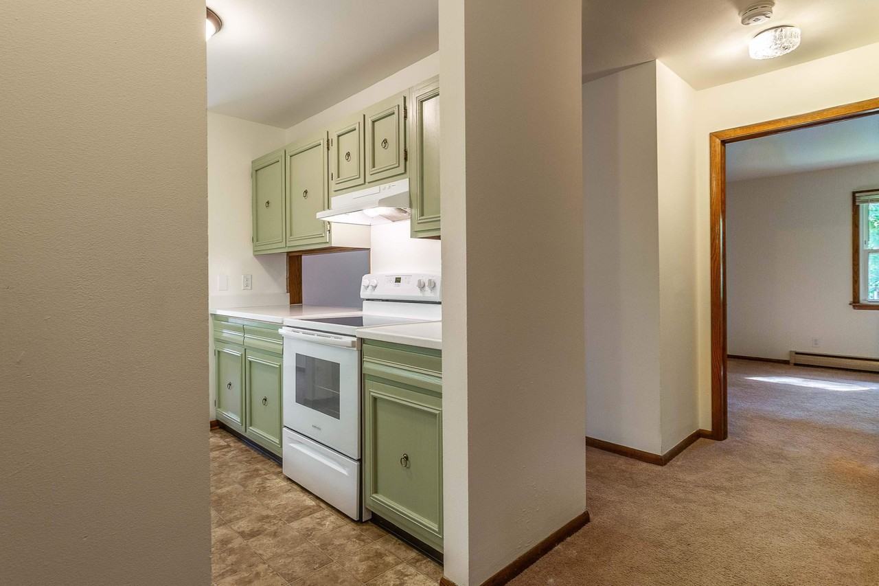 5101 Mineral Point Rd #8 - Photo 6 of 23