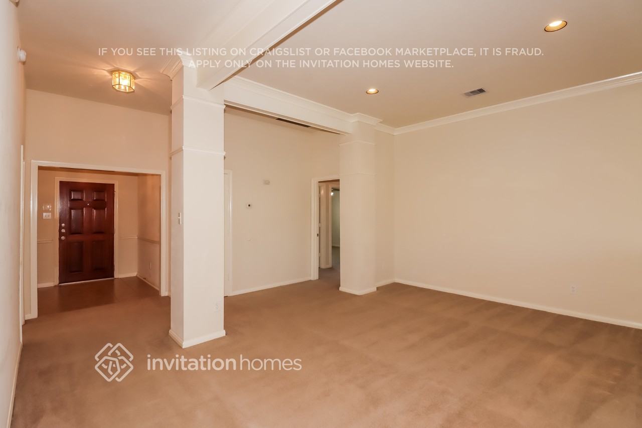 383 Hyland Ln - Photo 3 of 16