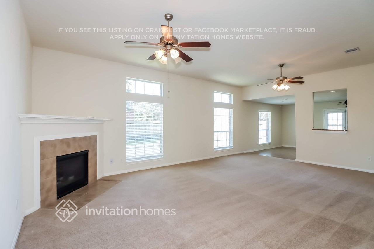 383 Hyland Ln - Photo 7 of 16