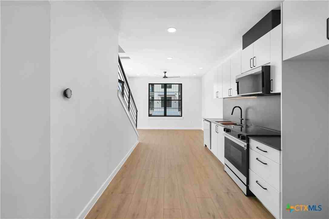 634 Central Pkwy #1201 - Photo 3 of 48