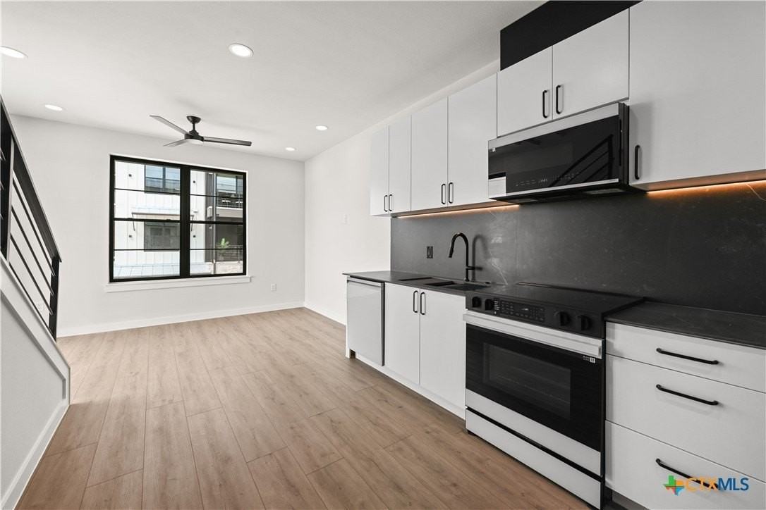 634 Central Pkwy #1201 - Photo 5 of 48