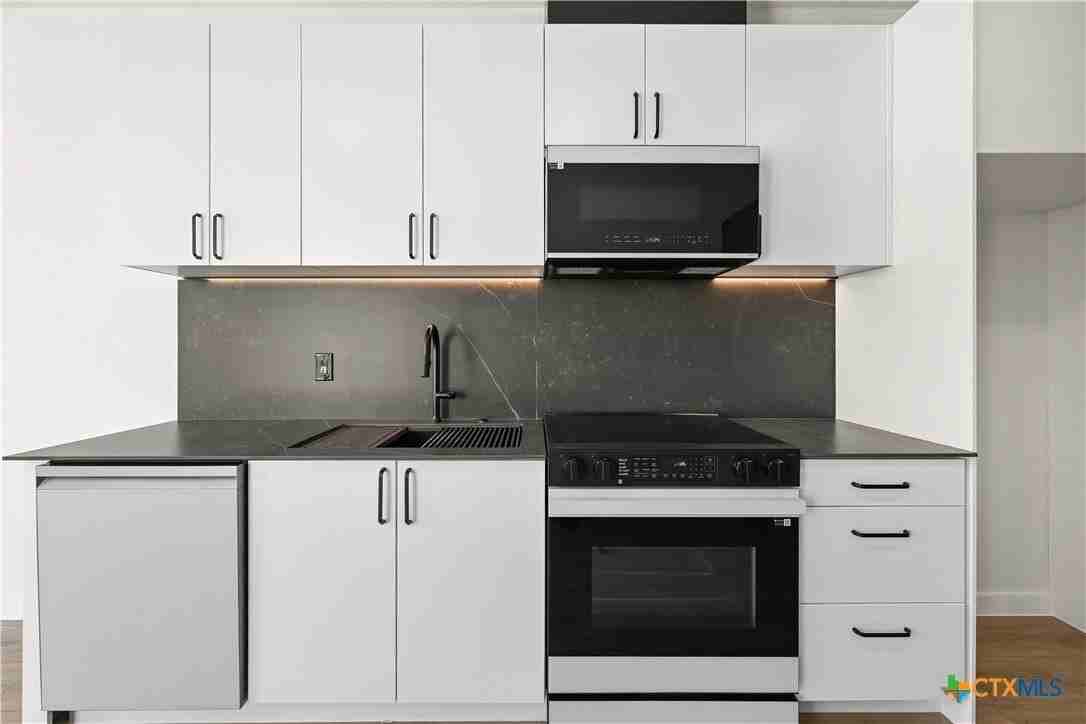 634 Central Pkwy #1201 - Photo 6 of 48